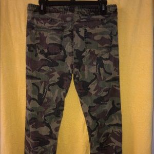 Dazl Camo Joggers 🦠